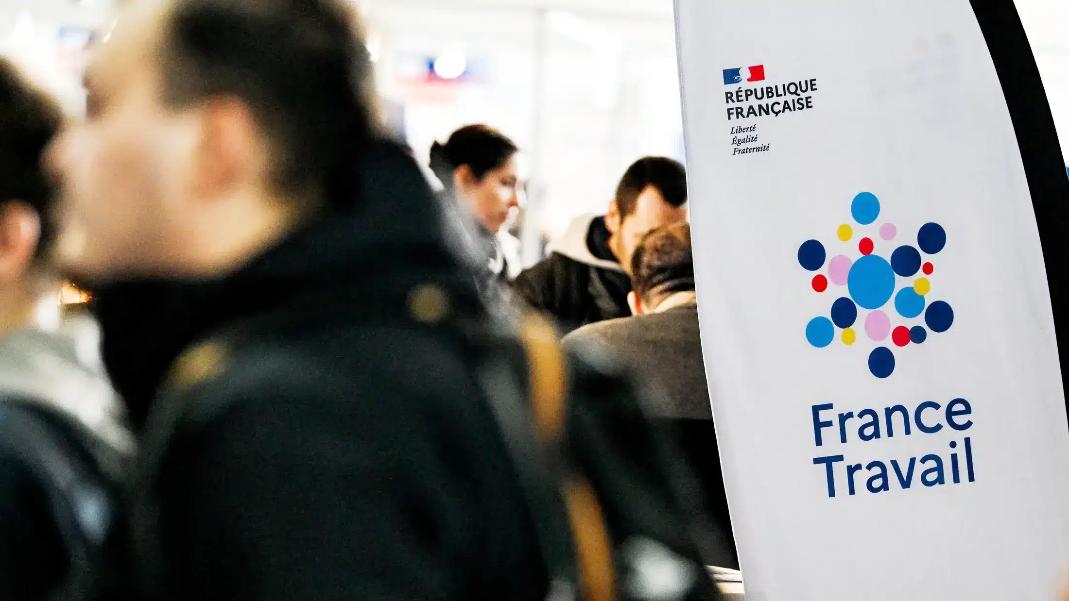 Wie France Travail seine Infrastruktur ausbaut