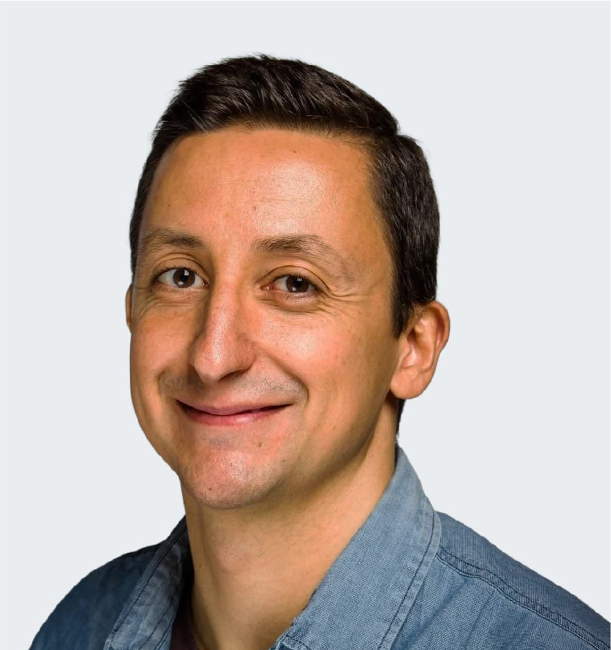 Manuel Pais headshot